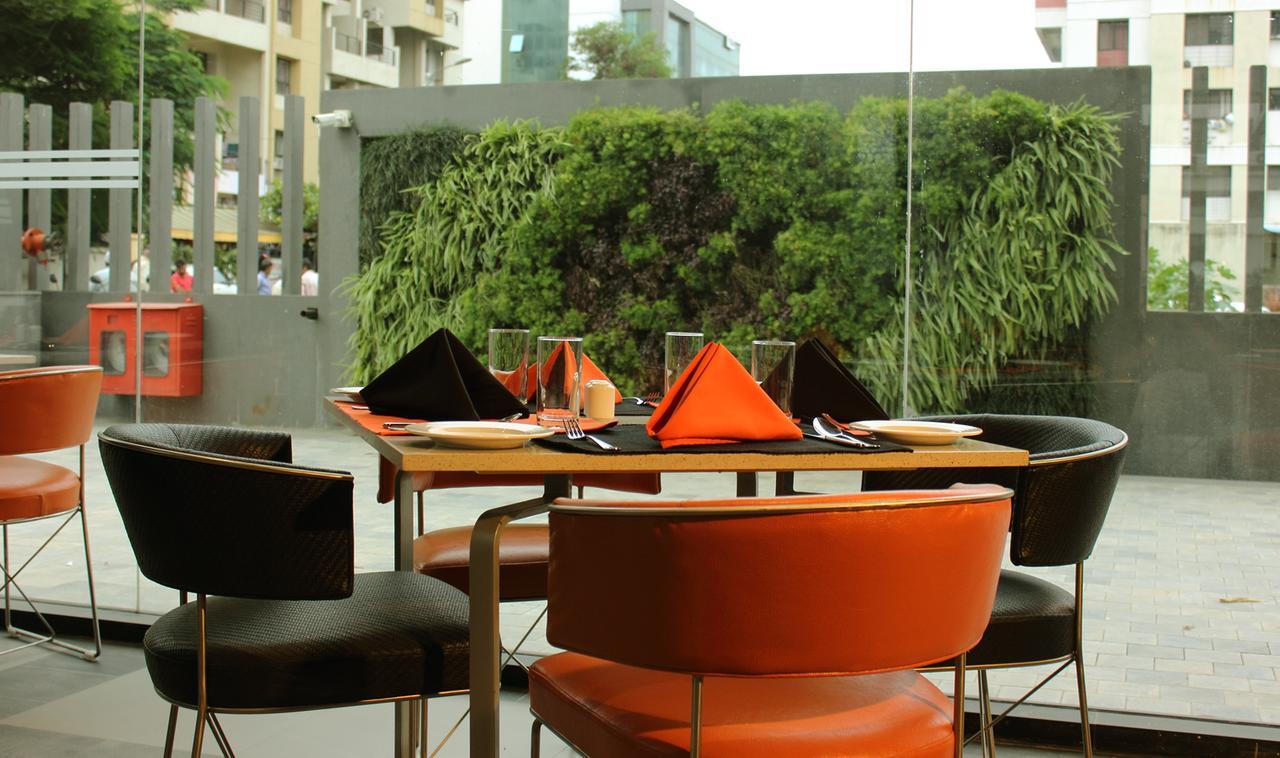 Hotel Fidalgo Poona Buitenkant foto