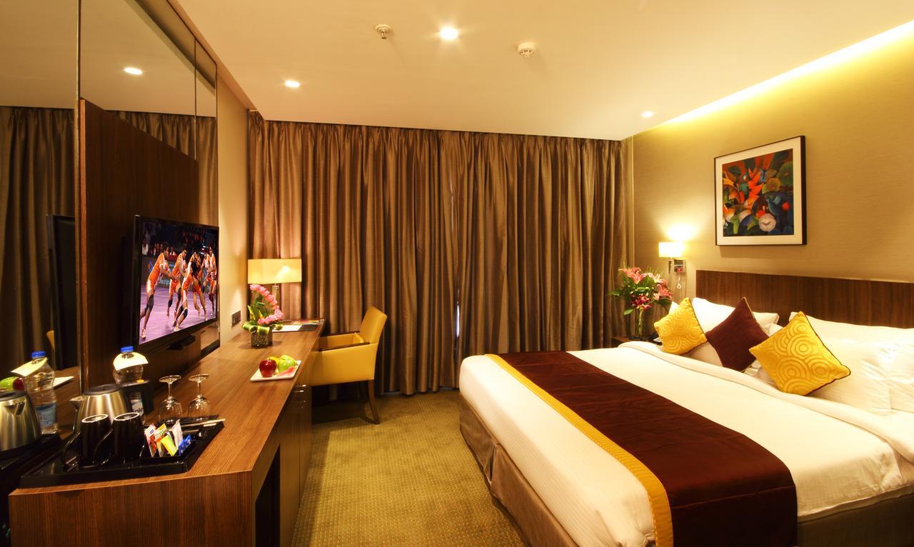 Hotel Fidalgo Poona Buitenkant foto