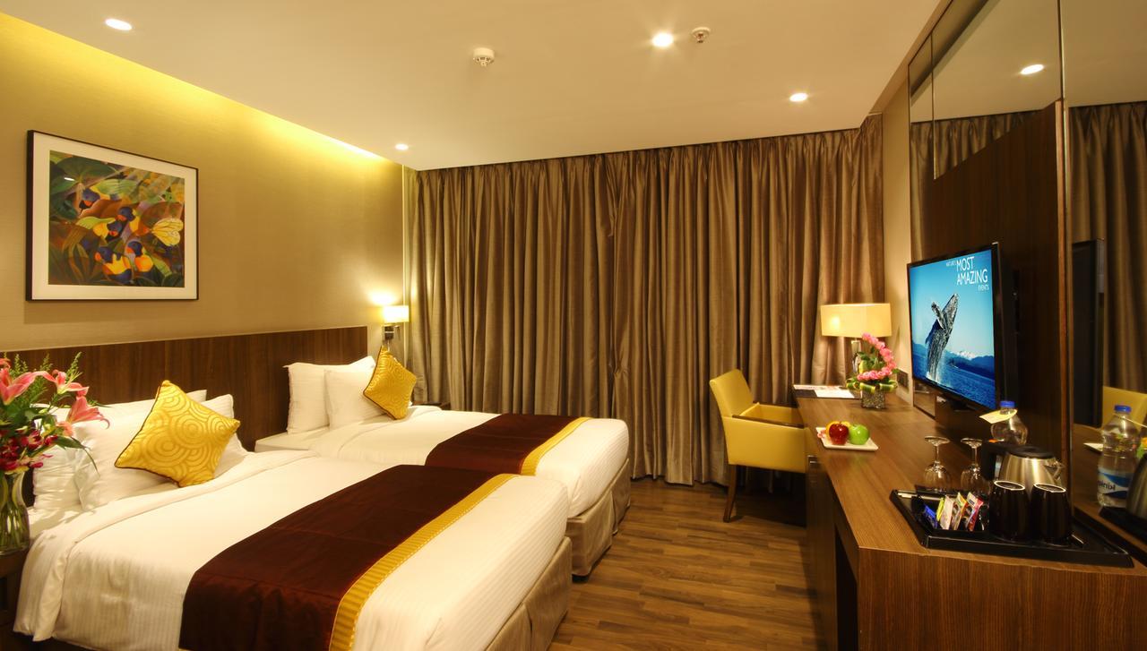 Hotel Fidalgo Poona Buitenkant foto