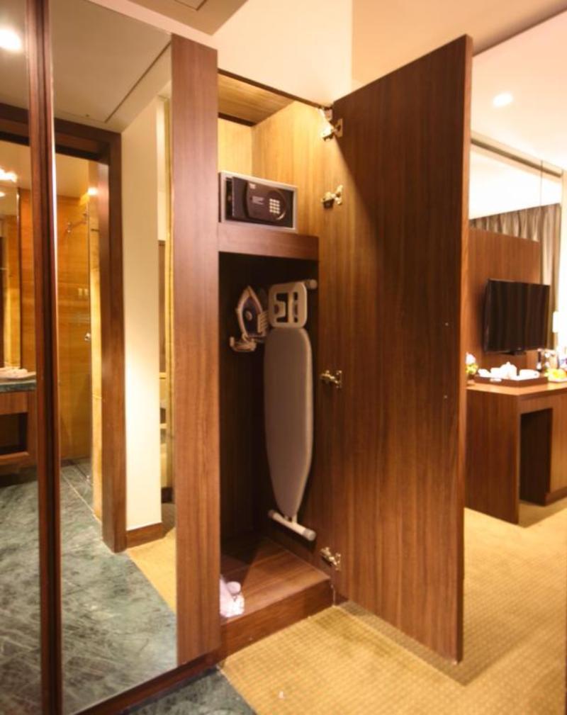Hotel Fidalgo Poona Buitenkant foto